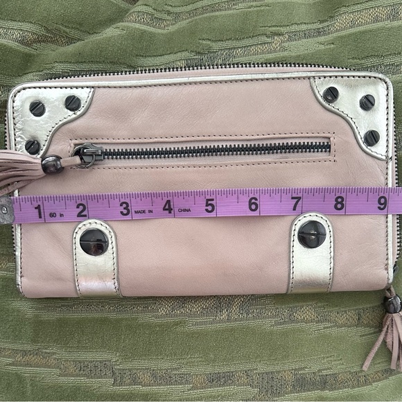Vintage Betsey Johnson Wallet Clutch Organizer Tan Gold Leather Zip Tassel Studs - Picture 11 of 14